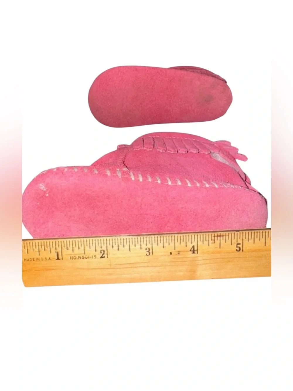 Minnetonka baby moccasins size 4 pink suede fringe leather soft sole shoes